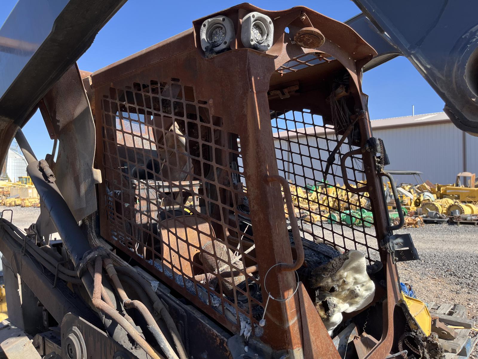 ./imagenes/INVOICE/2019/15577/JOHN-DEERE-333G (9).JPG